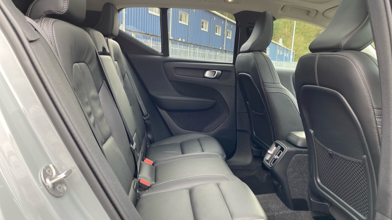 Volvo XC40 2.0 B3P Ultra Dark 5dr Auto Petrol Estate